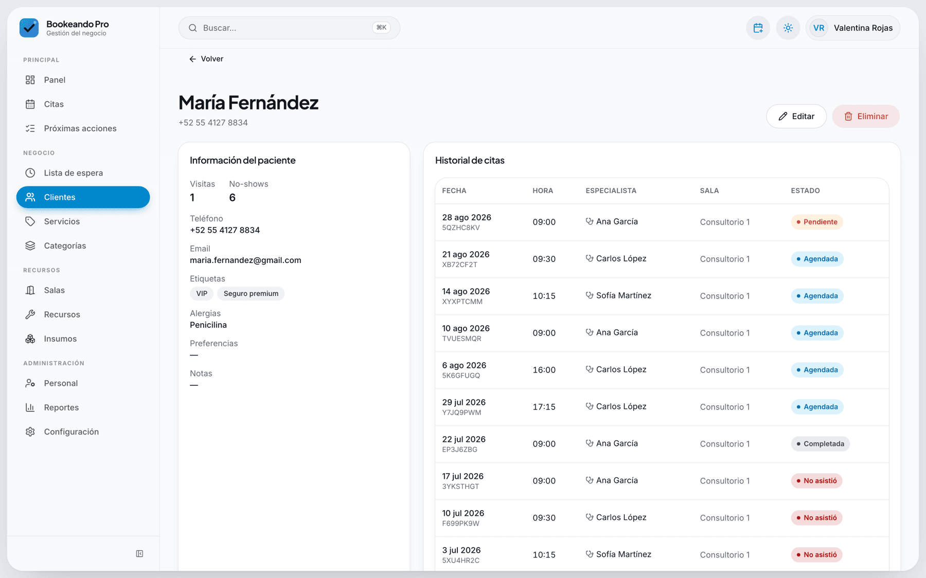 Ficha de un paciente con etiquetas, alergias e historial de citas en Bookeando Pro